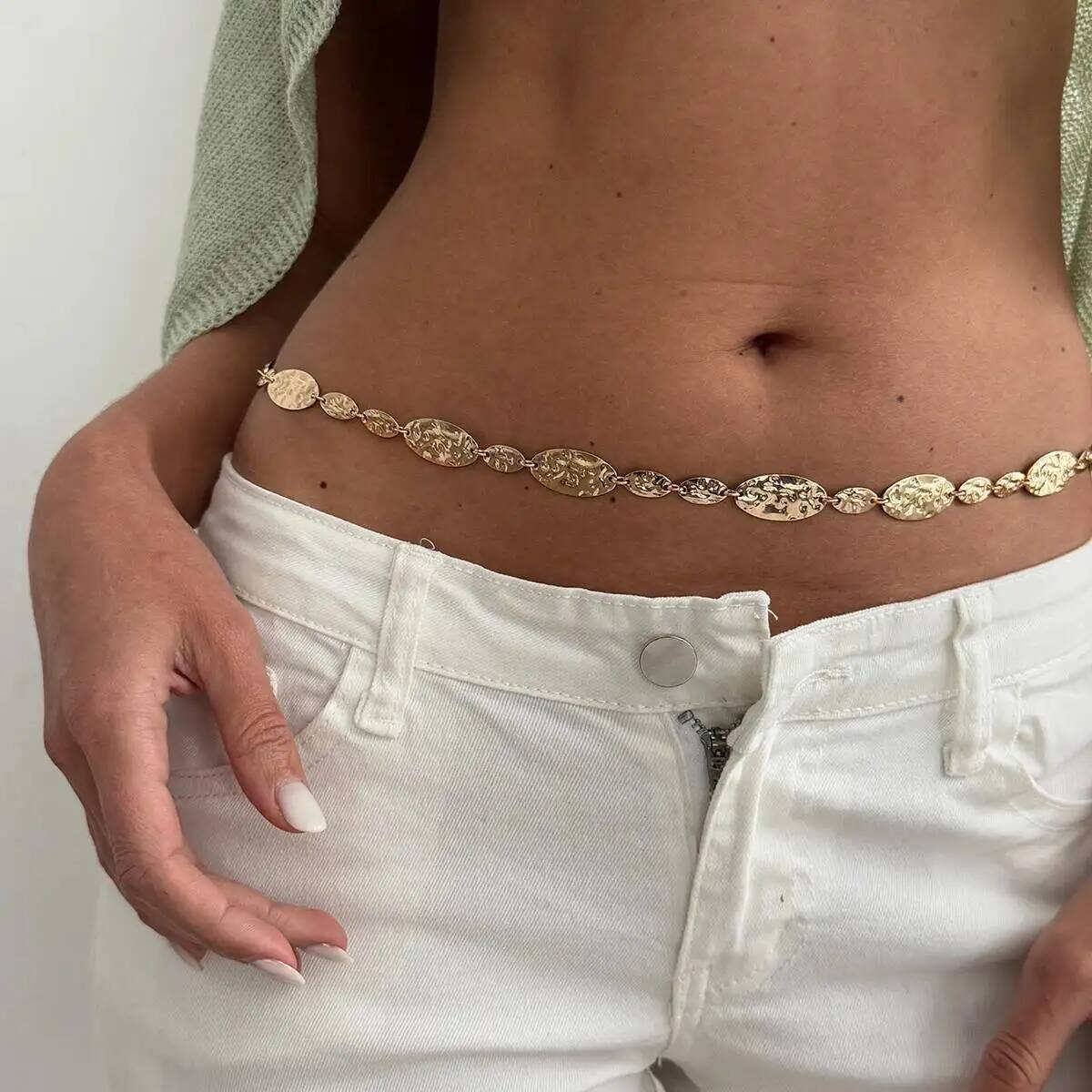 Vintage Fashion Trends 2026 - IngeSight.Z Simple Vintage Fold Metal Waist