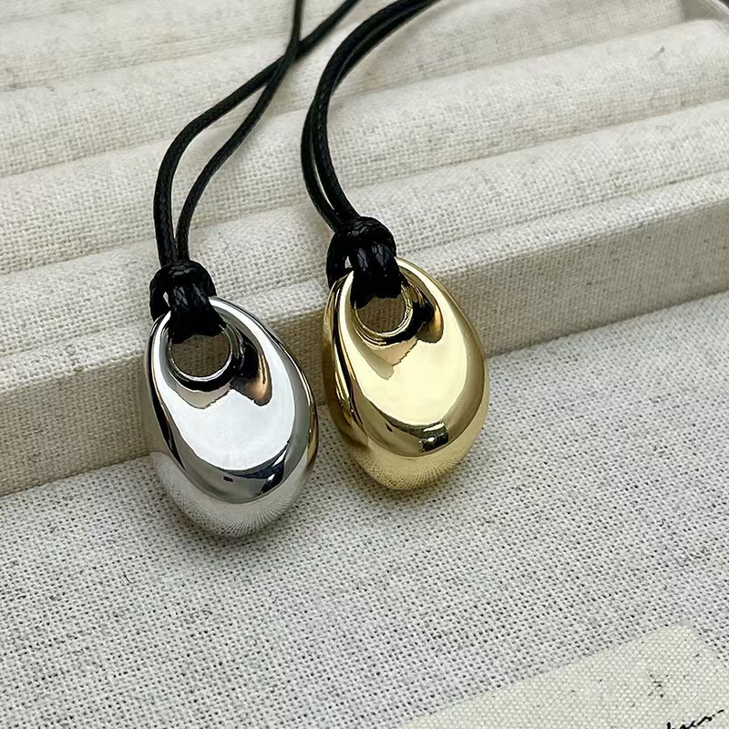 Vintage Fashion Trends 2026 - Korean Black Skin Rope Silver Color
