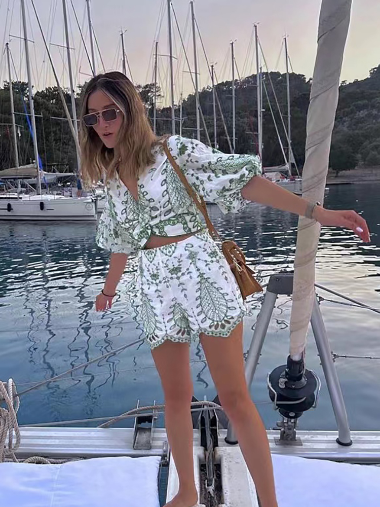 Vintage Women Green Embroidery - V Vintage Fashion 评论和价格