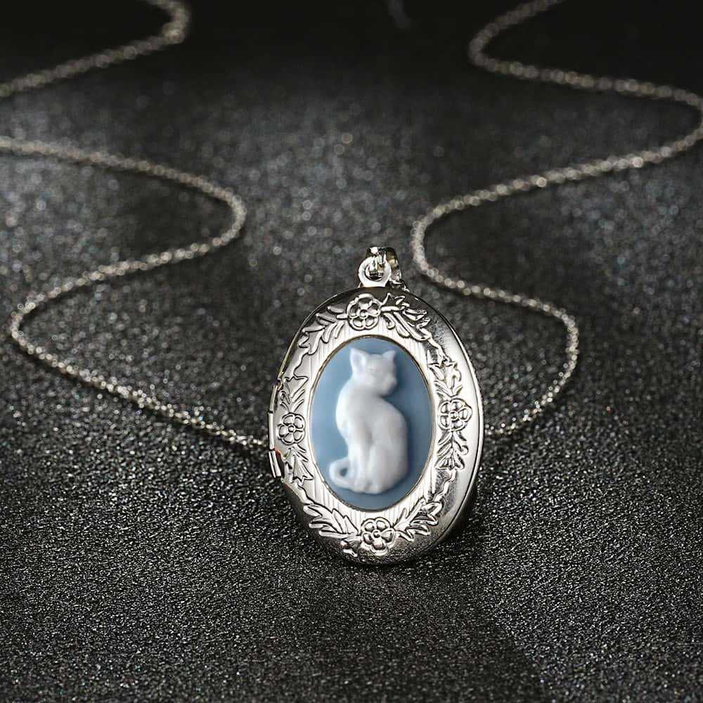 Vintage Cat Pendant Necklaces  - Vintage Fashion Store 评论和价格
